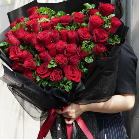 Hoa hồng đỏ - Bó hoa cầu hôn lãng mạn sang trọng 